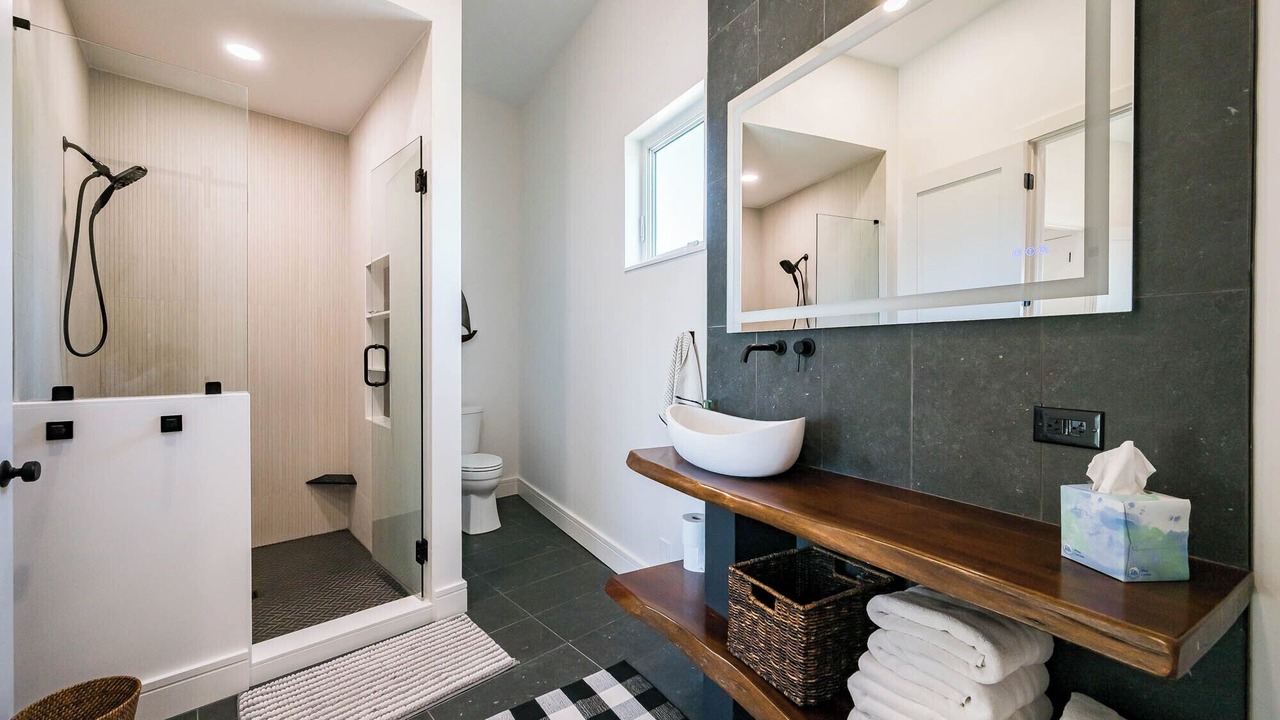 Photo of Bathroom in Gulf Trace