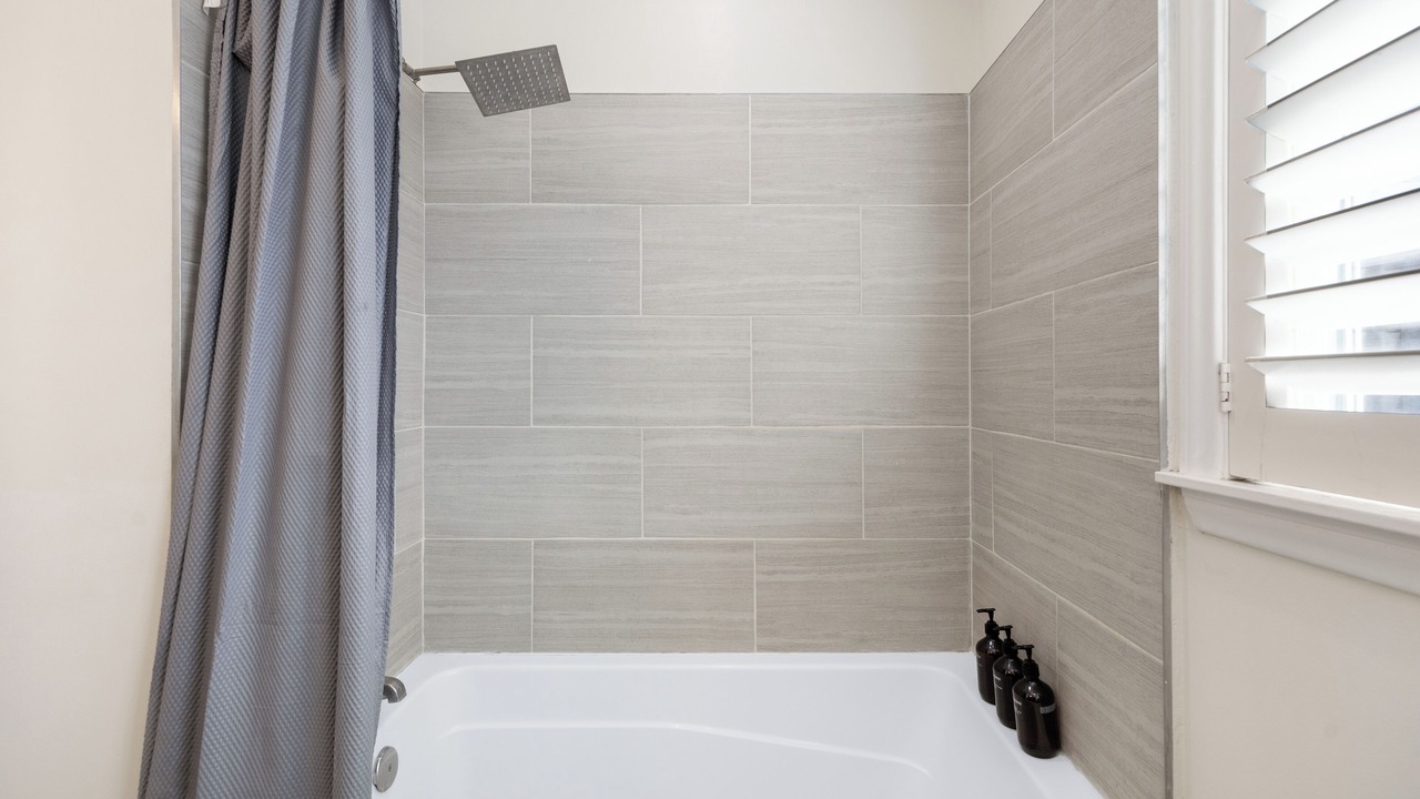 Photo of Bathroom in Ladera Heights