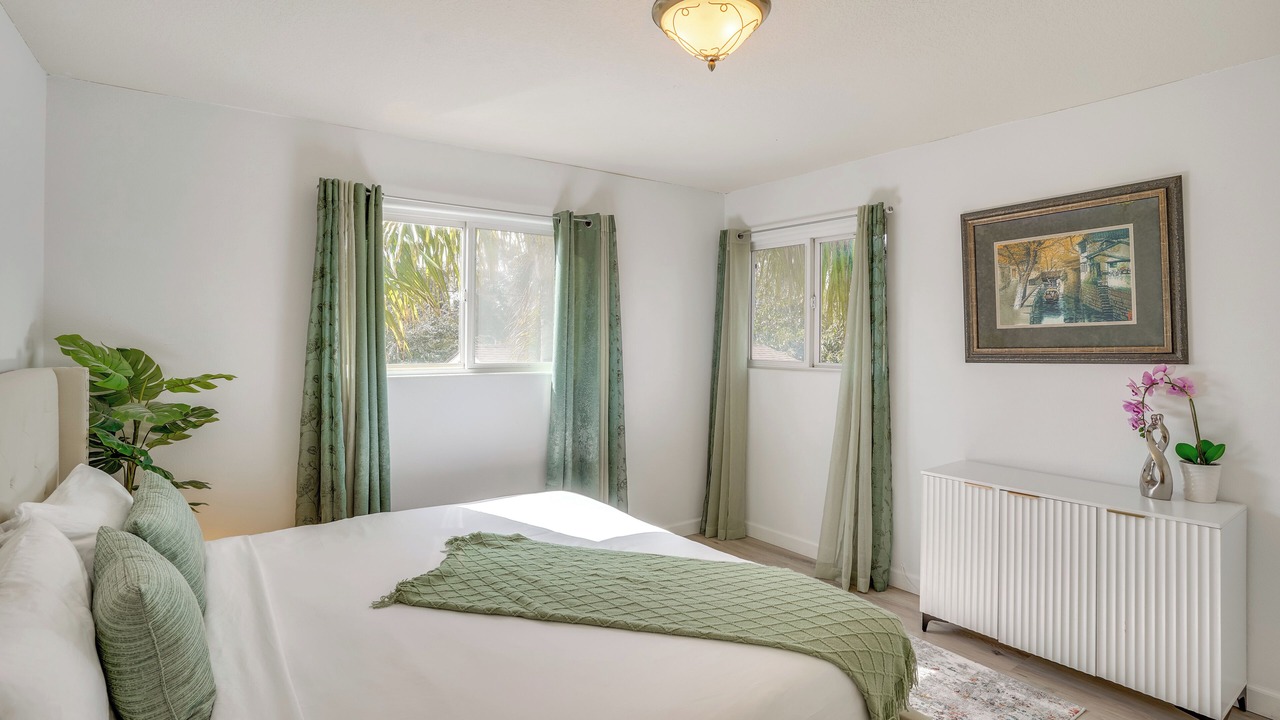 Photo of Bedroom in Santa Ana