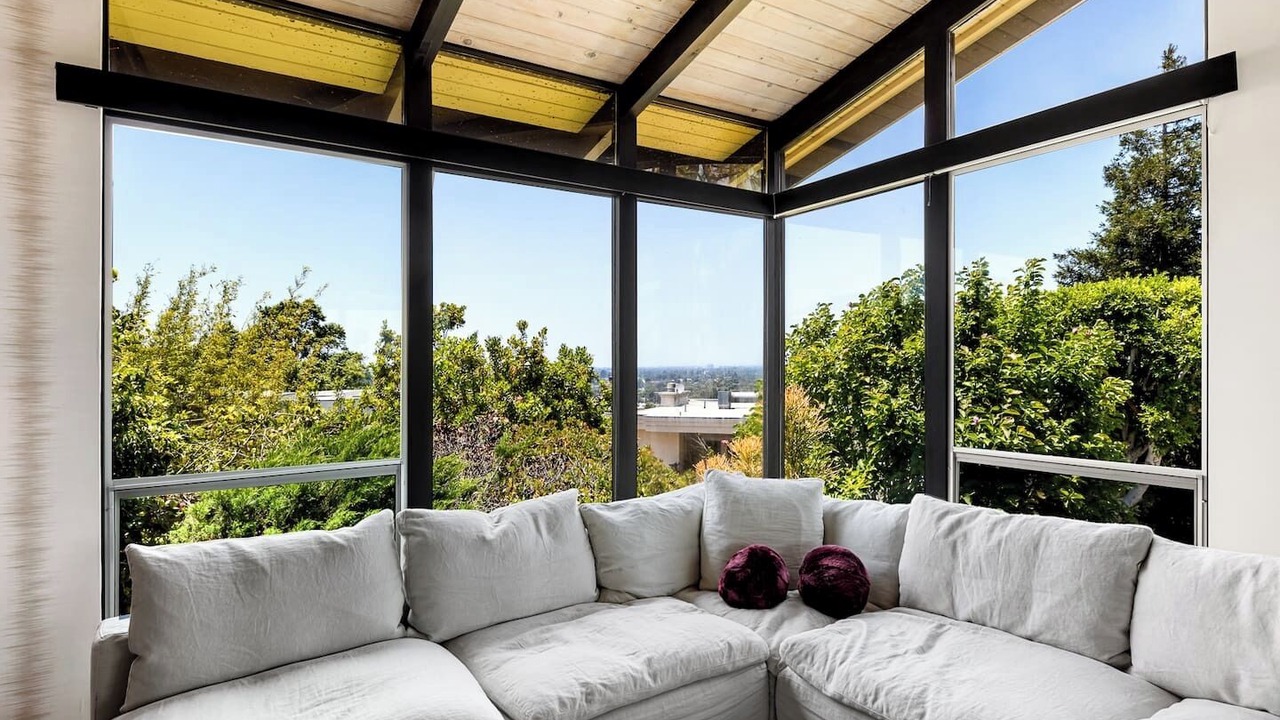 Photo of Livingroom in Studio City