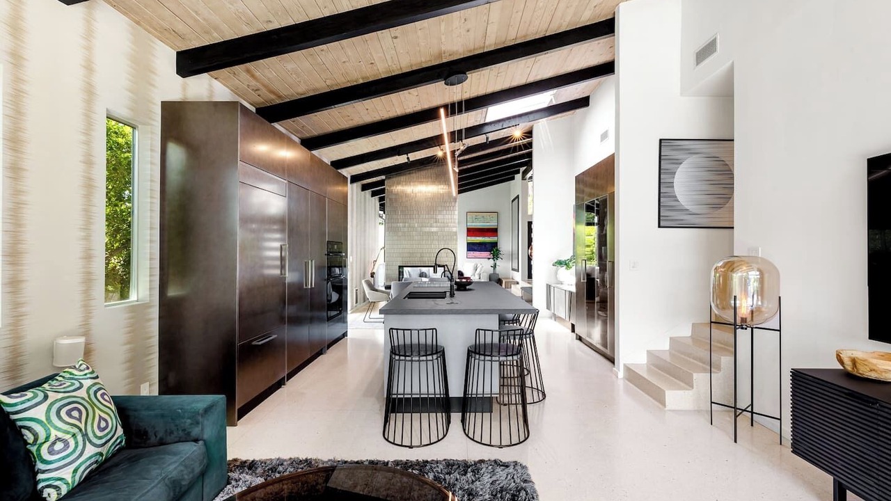 Photo of Livingroom in Studio City