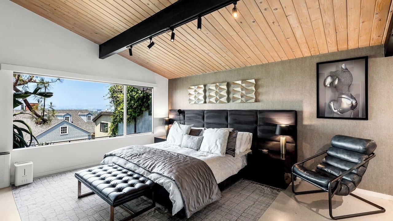 Photo of Bathroom in Studio City