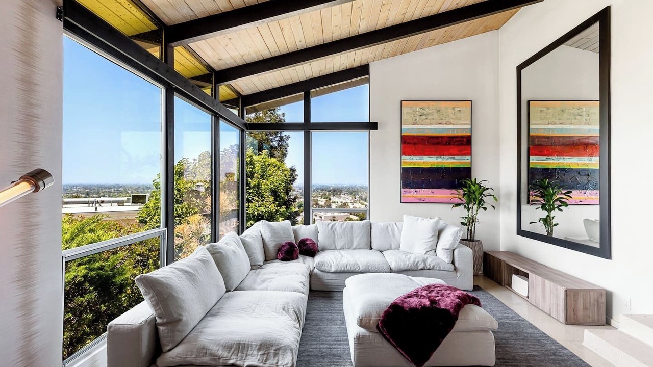 Photo of Livingroom in Studio City