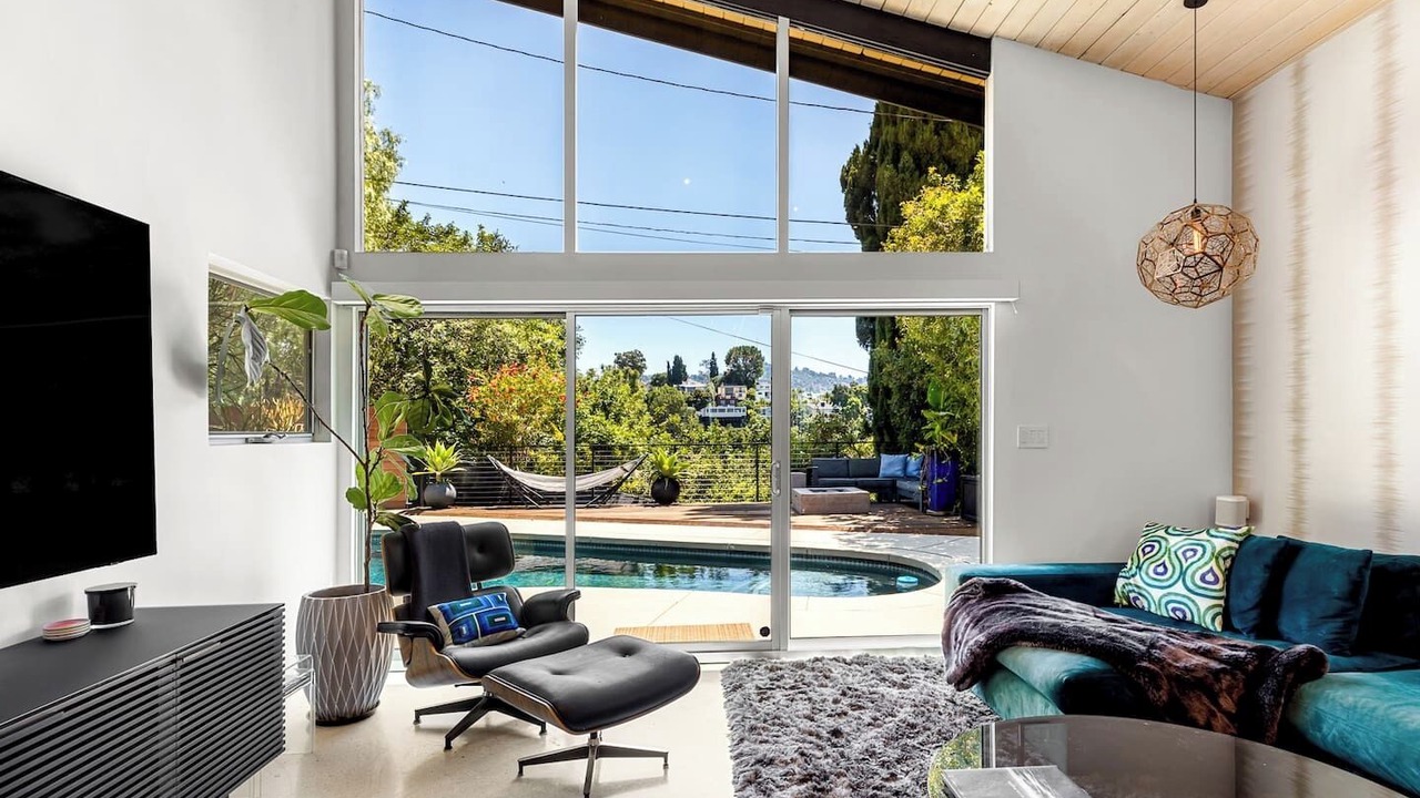 Photo of Livingroom in Studio City