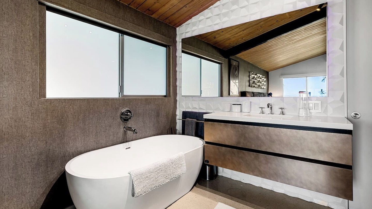 Photo of Bathroom in Studio City
