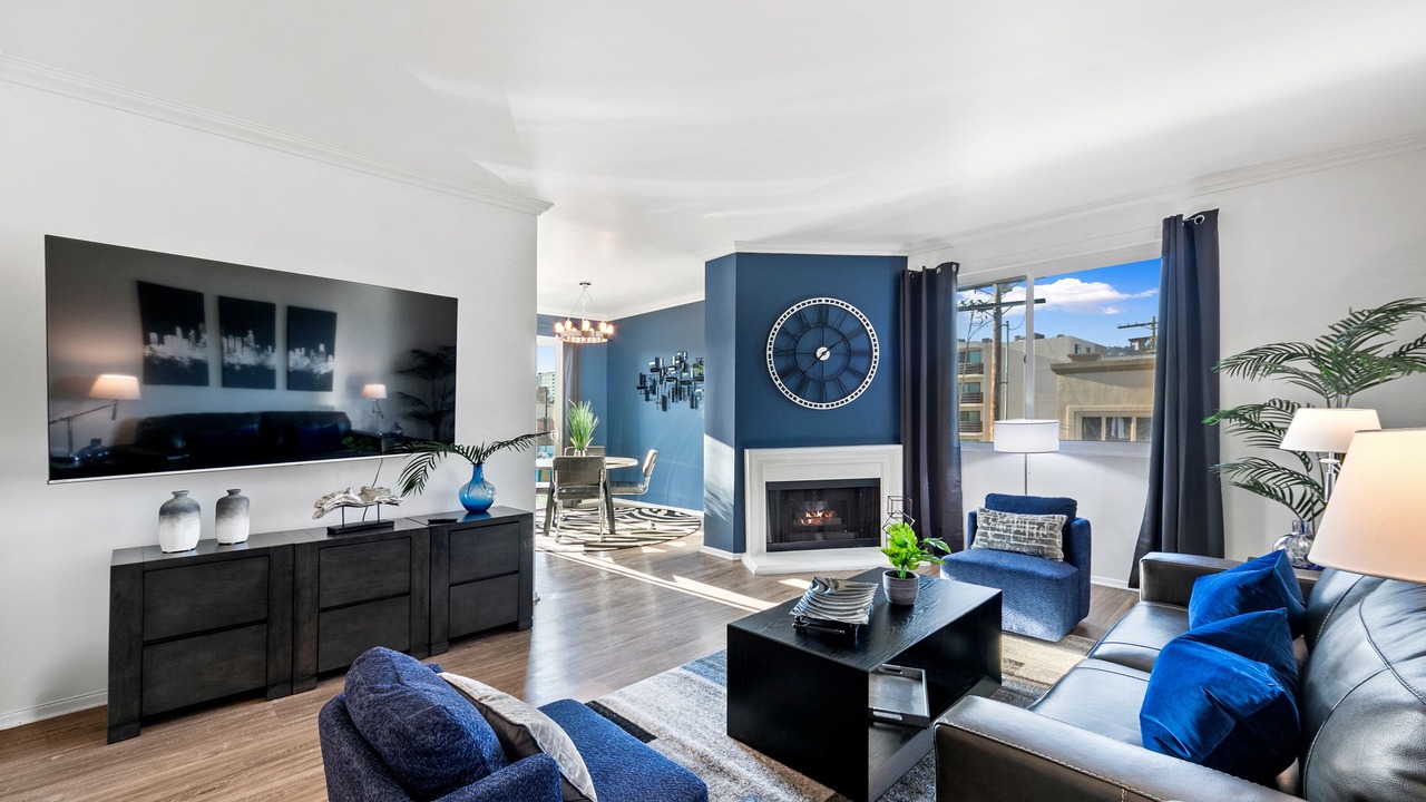 Photo of Livingroom in Beverly Grove