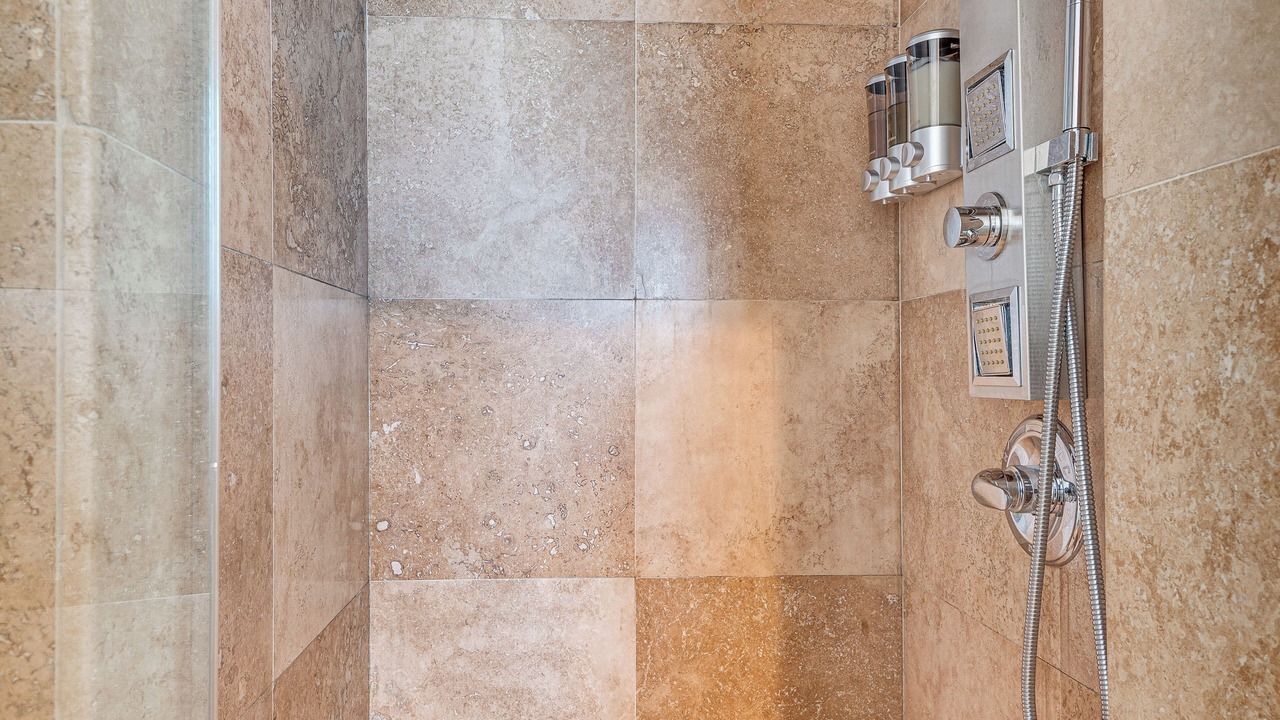 Photo of Bathroom in Baldwin Hills