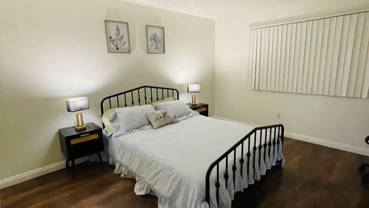 Photo of Bedroom in Pasadena