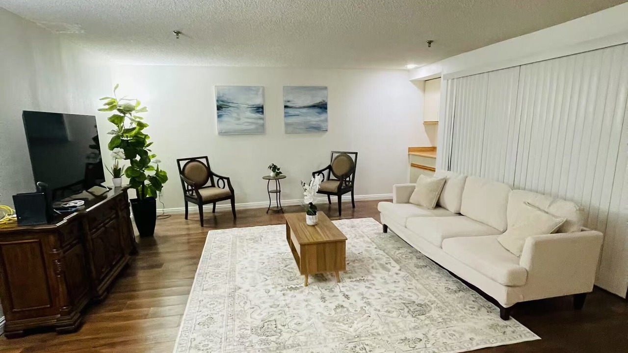 Photo of Livingroom in Pasadena