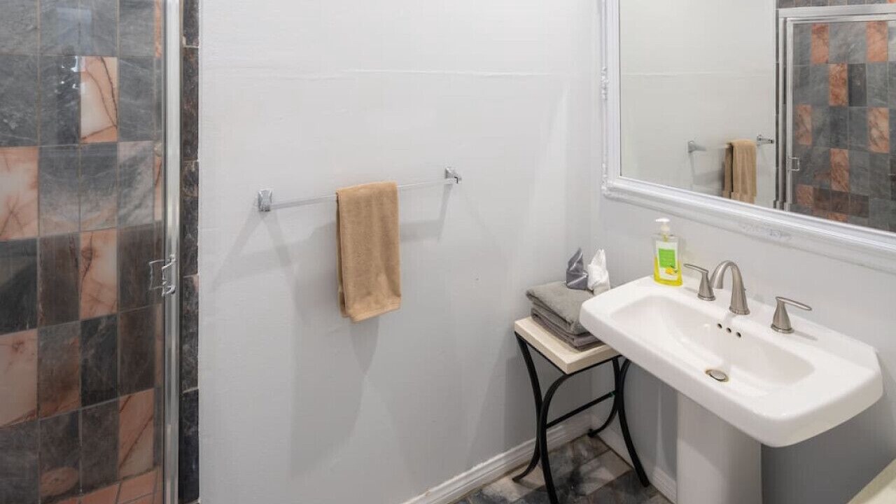 Photo of Bathroom in Marina Peninsula