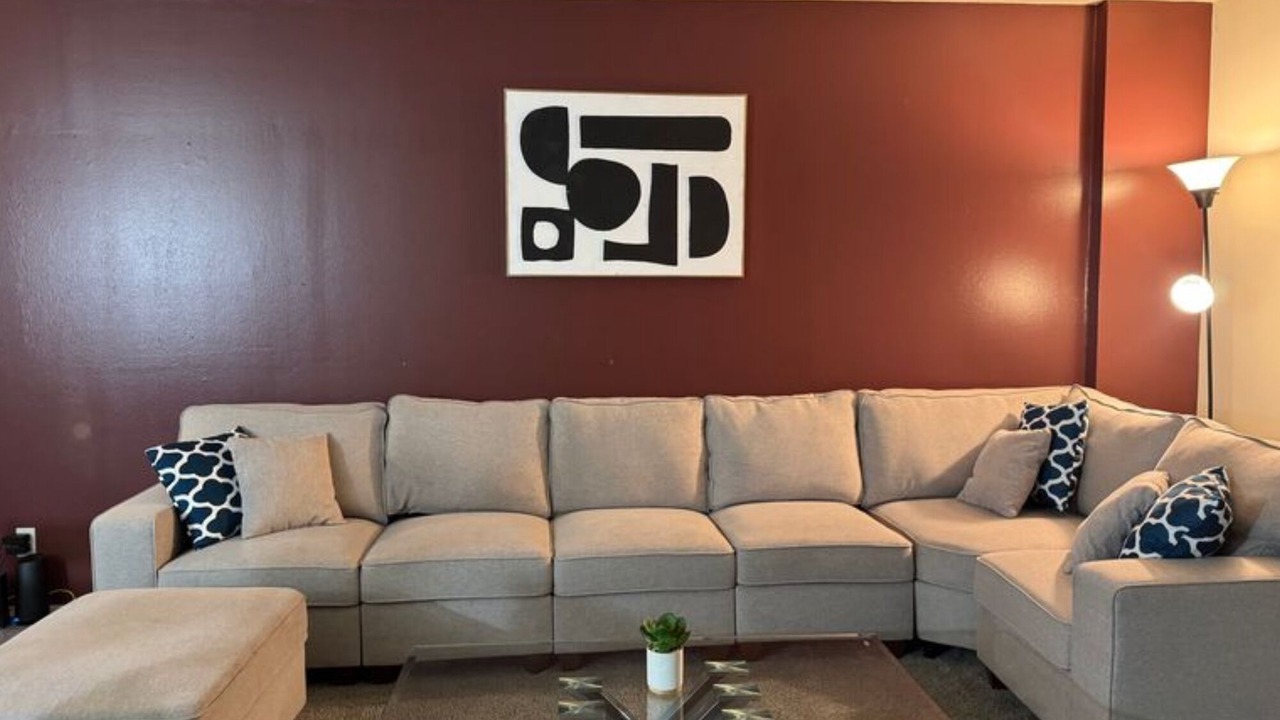 Photo of Livingroom in Miracle Mile