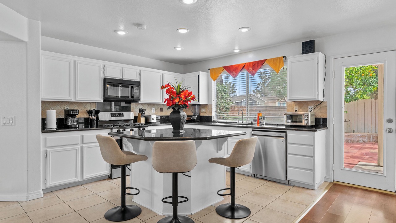 Photo of Kitchen in Corona