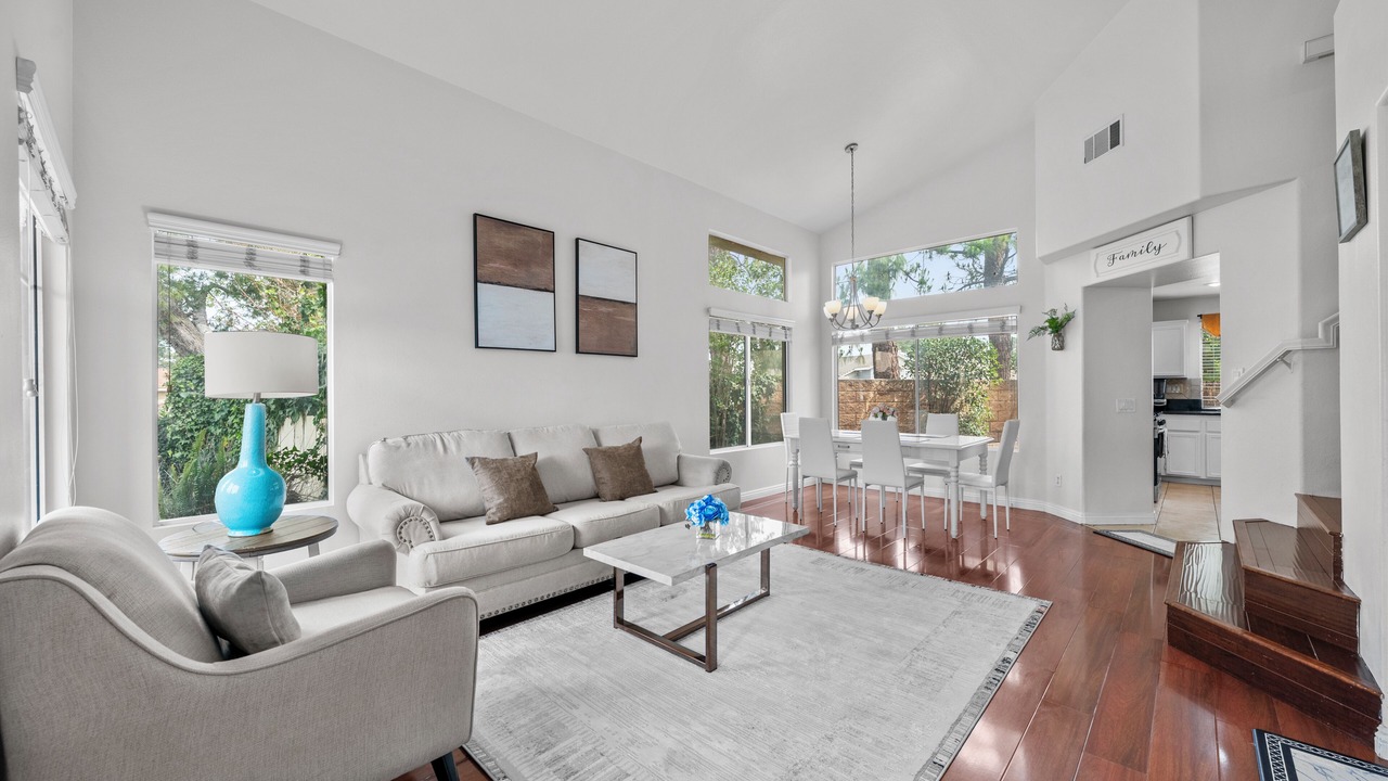 Photo of Livingroom in Corona