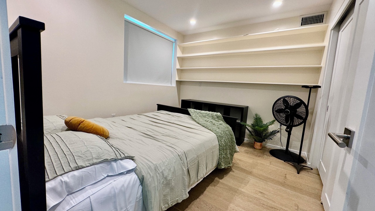Photo of Bedroom in Mid-Wilshire