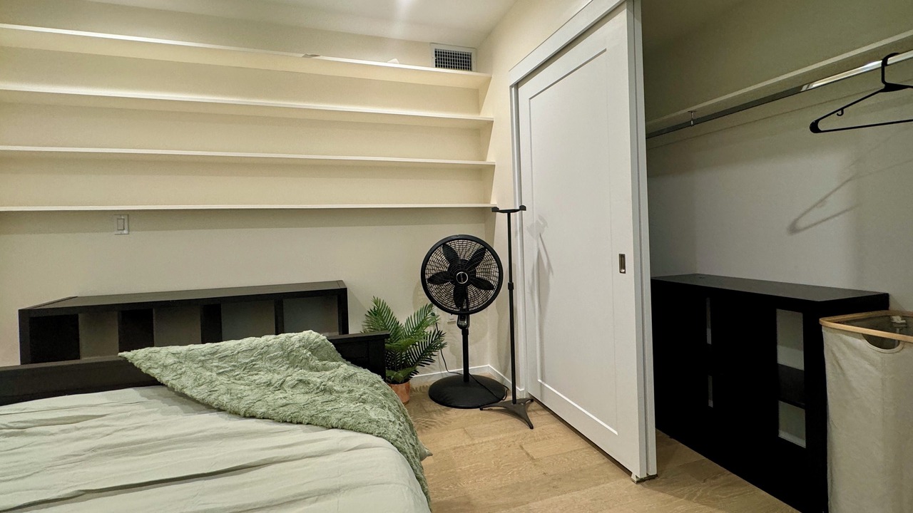 Photo of Bedroom in Mid-Wilshire