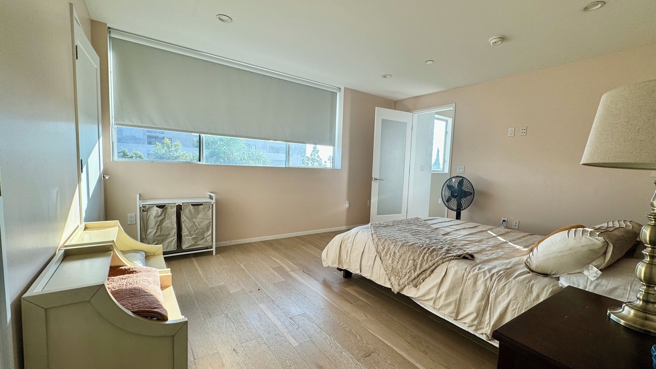 Photo of Bedroom in Mid-Wilshire