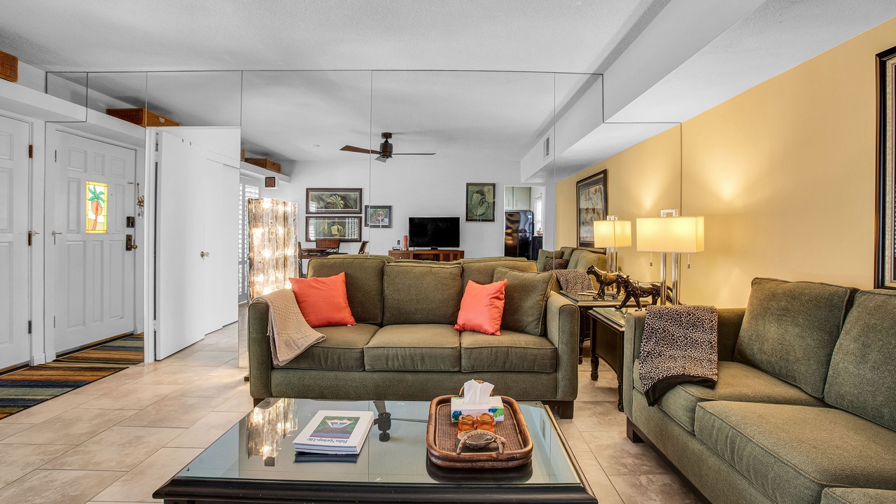 Photo of Livingroom in Historic Tennis Club