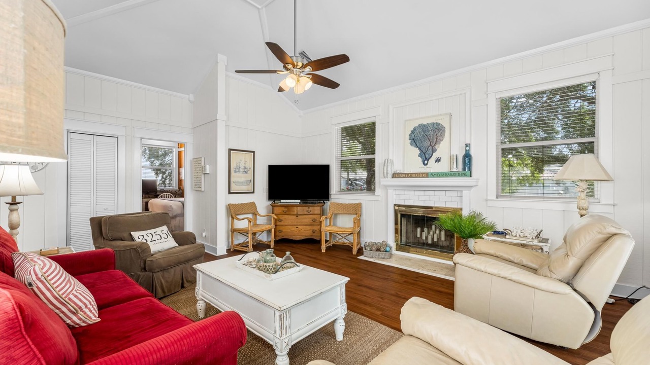 Photo of Livingroom in Gulf Pines