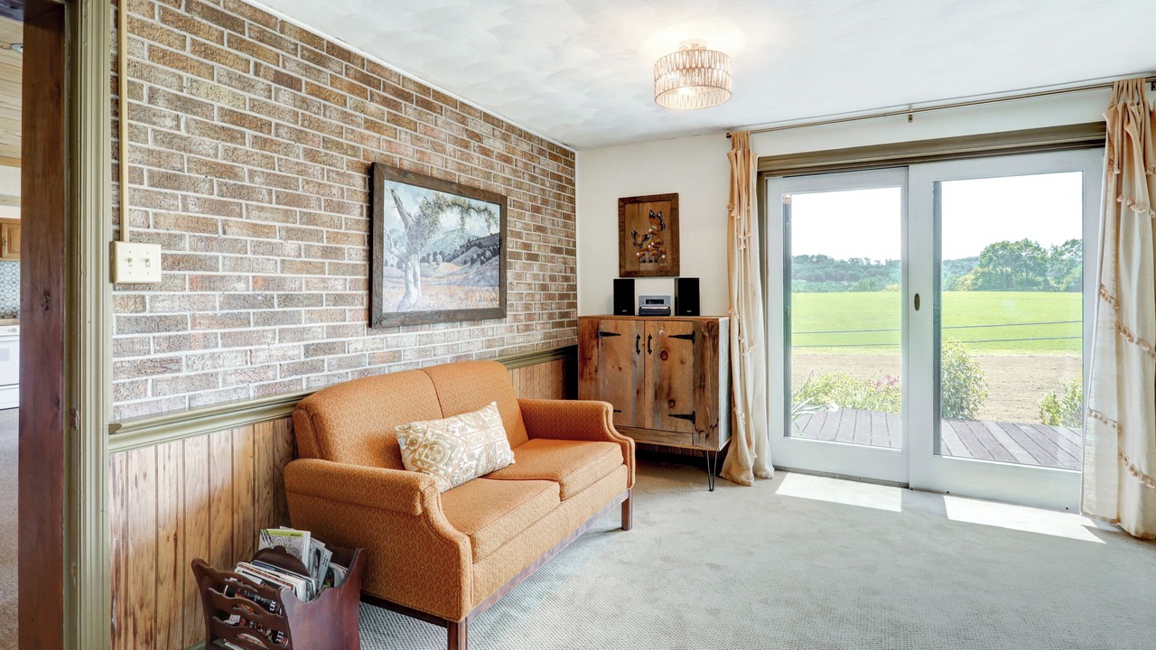 Photo of Livingroom in Willow Street