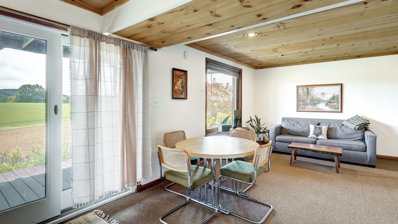 Photo of Livingroom in Willow Street