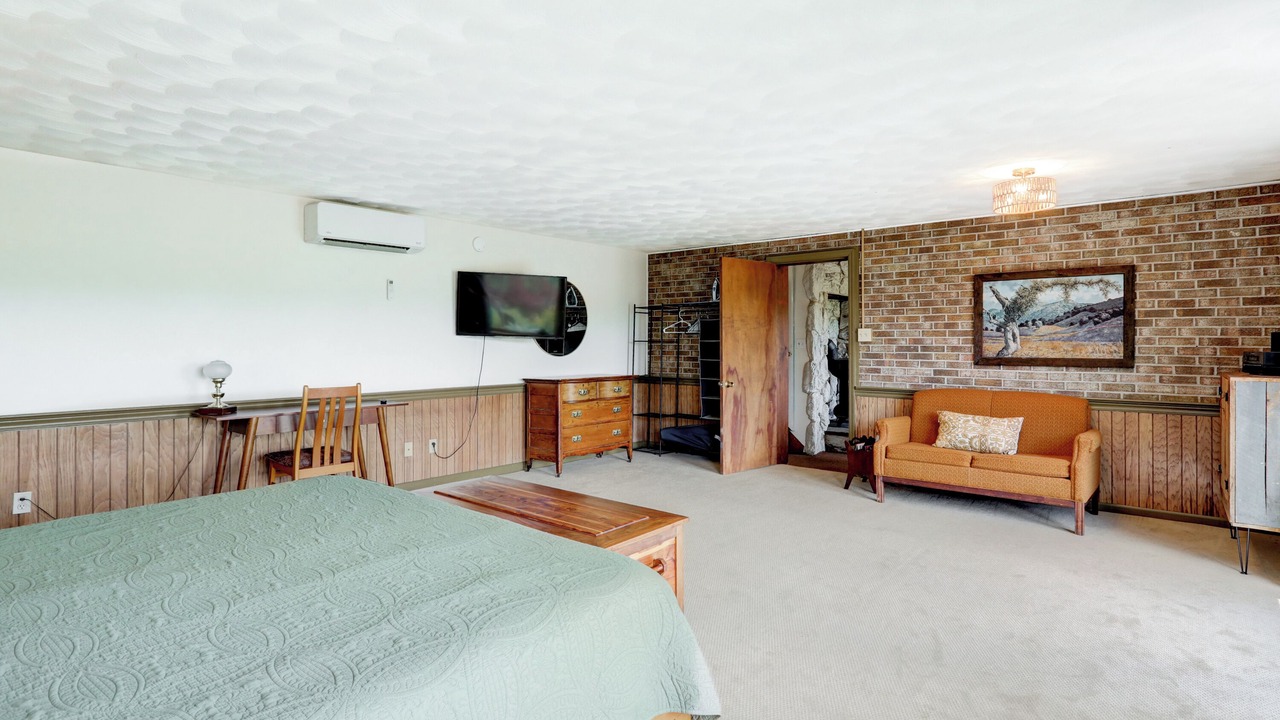Photo of Bedroom in Willow Street