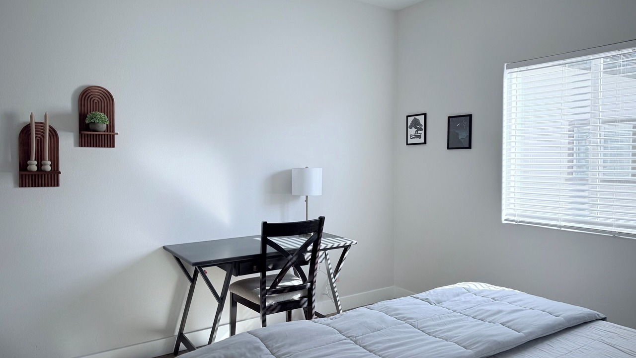 Photo of Bedroom in Midway City