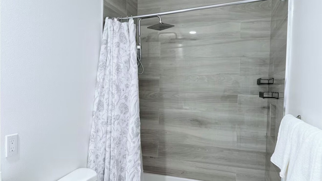 Photo of Bathroom in Midway City