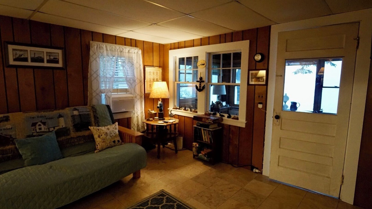 Photo of Livingroom in Brooklin