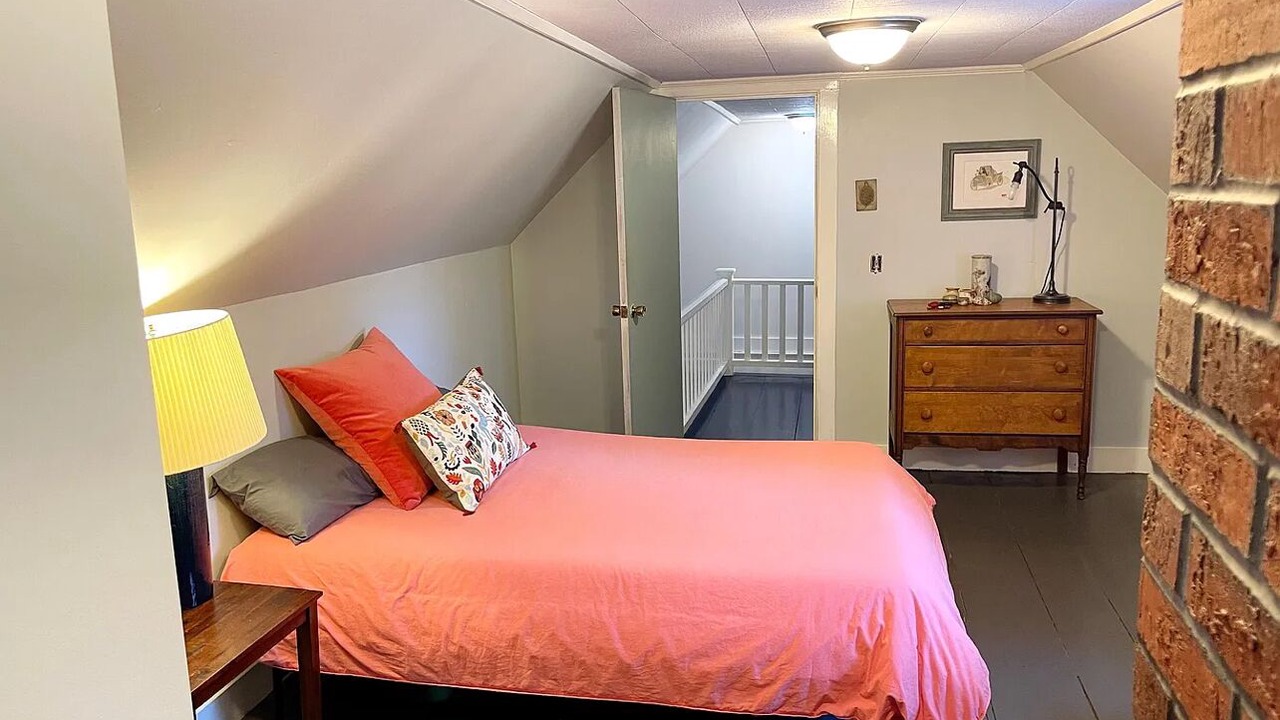 Photo of Bedroom in Brooksville