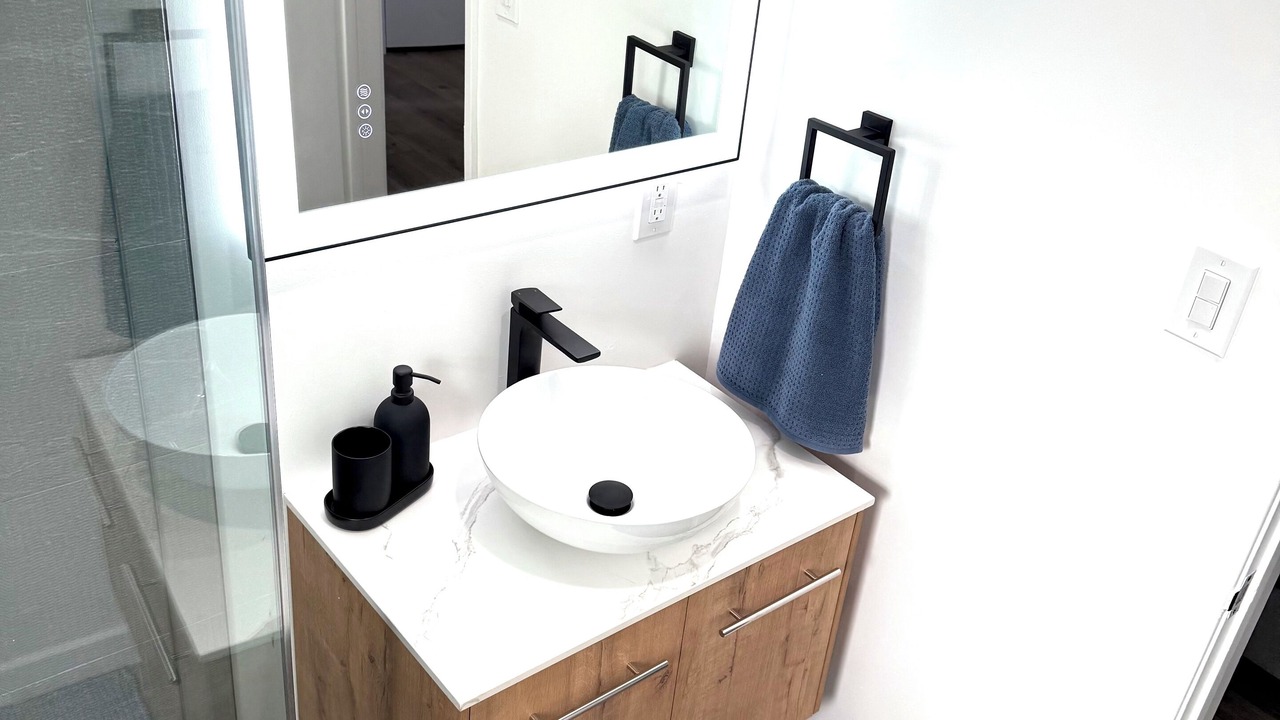Photo of Bathroom in Valley Glen