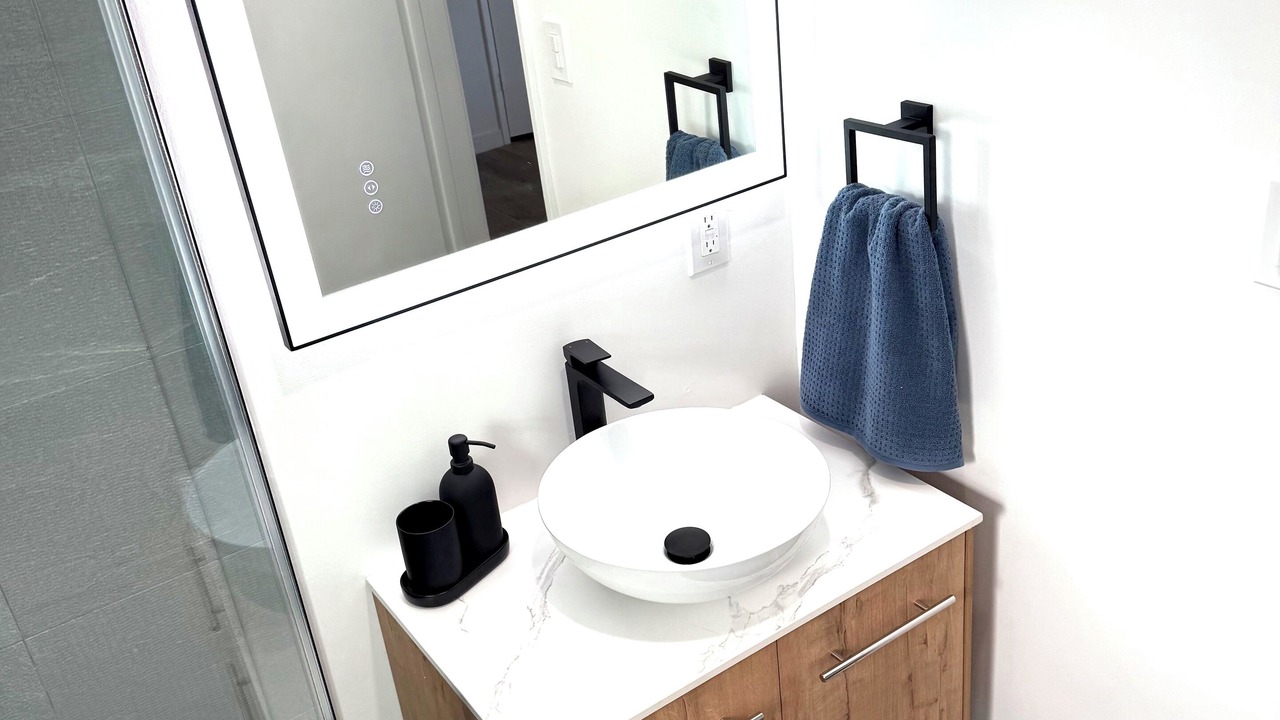 Photo of Bathroom in Valley Glen