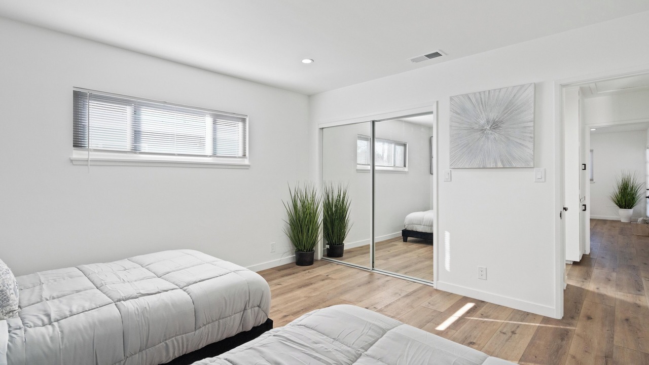 Photo of Bedroom in Valley Glen