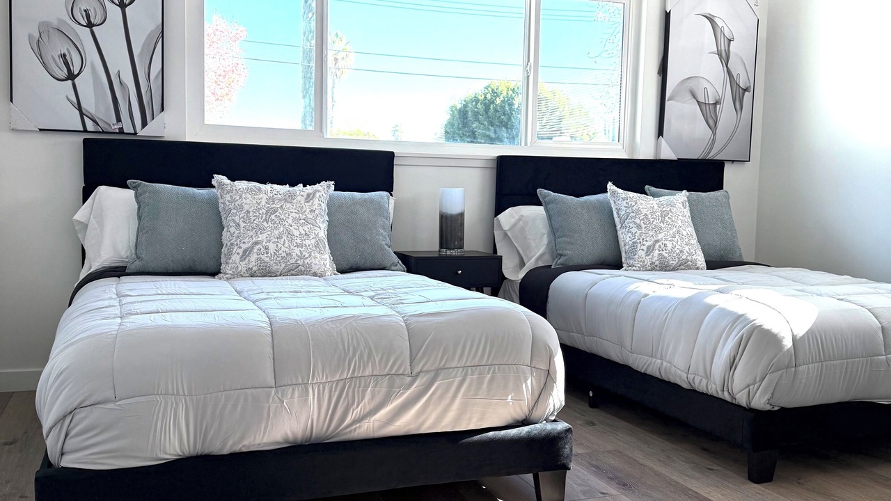 Photo of Bedroom in Valley Glen