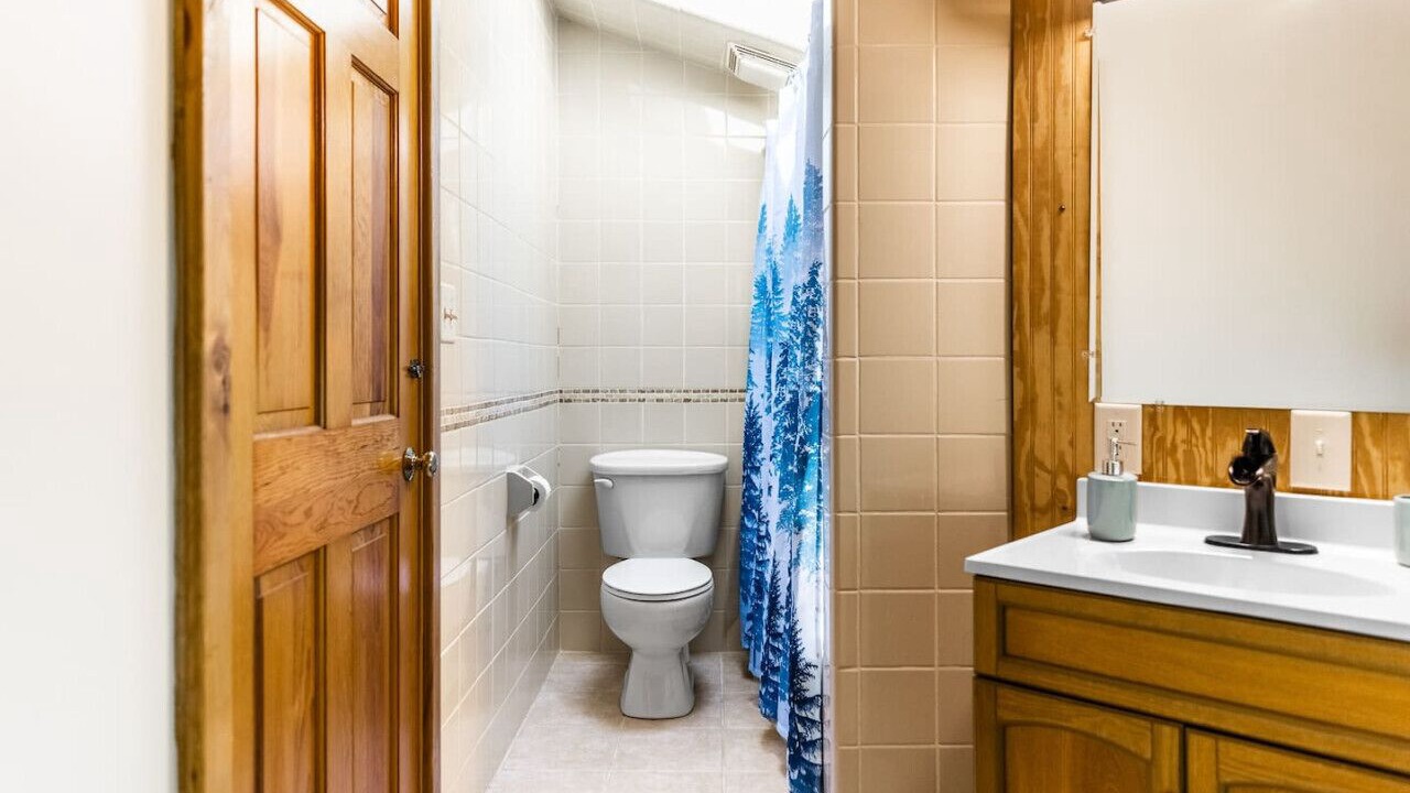 Photo of Bathroom in Embden