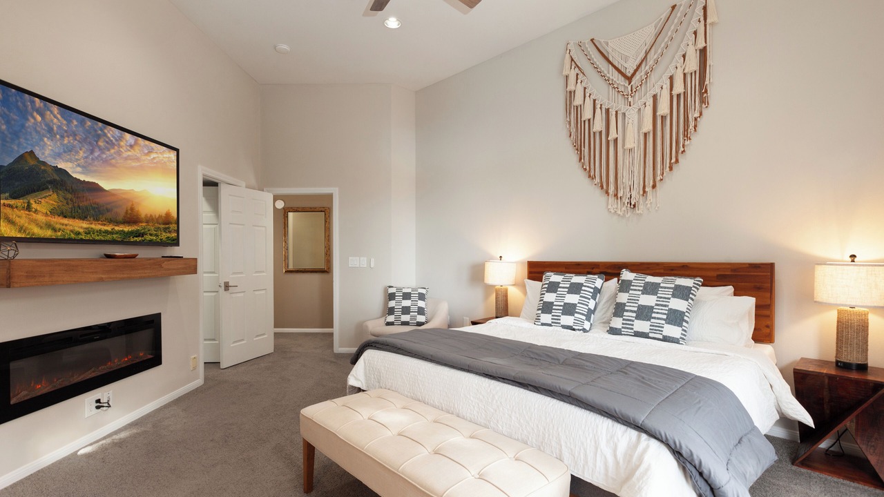 Photo of Bedroom in Running Springs