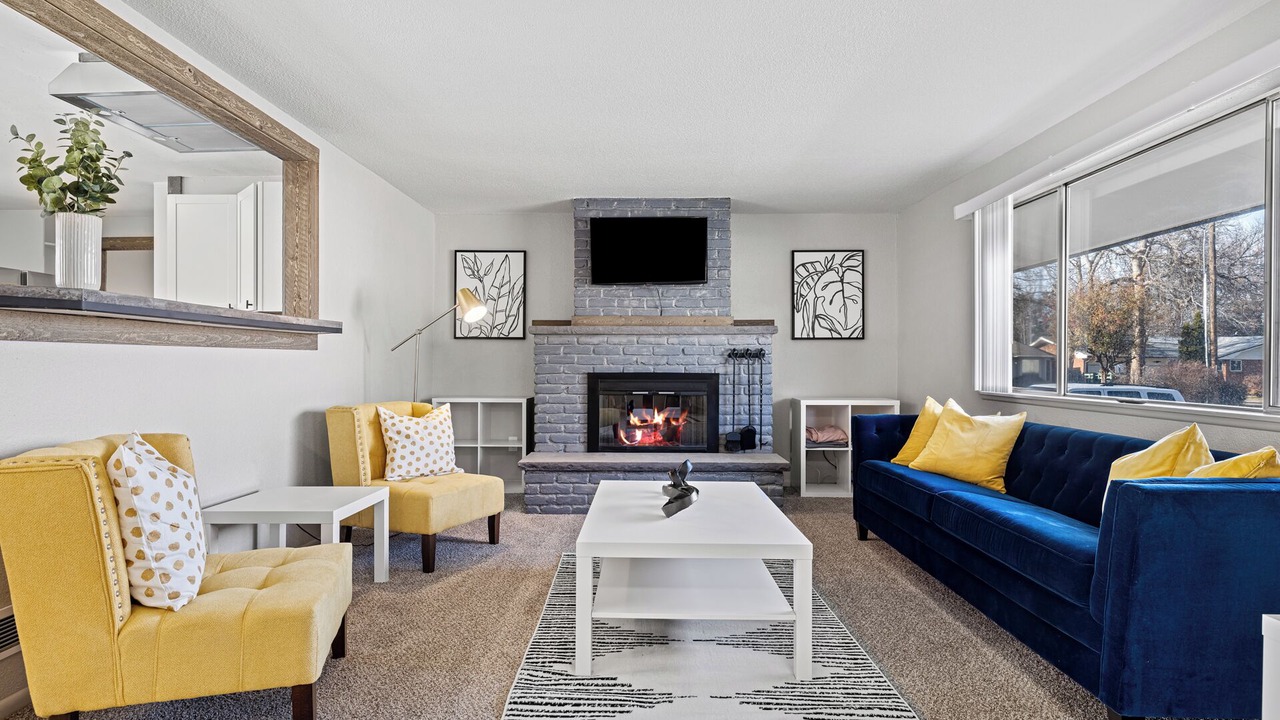 Photo of Livingroom in West Valley