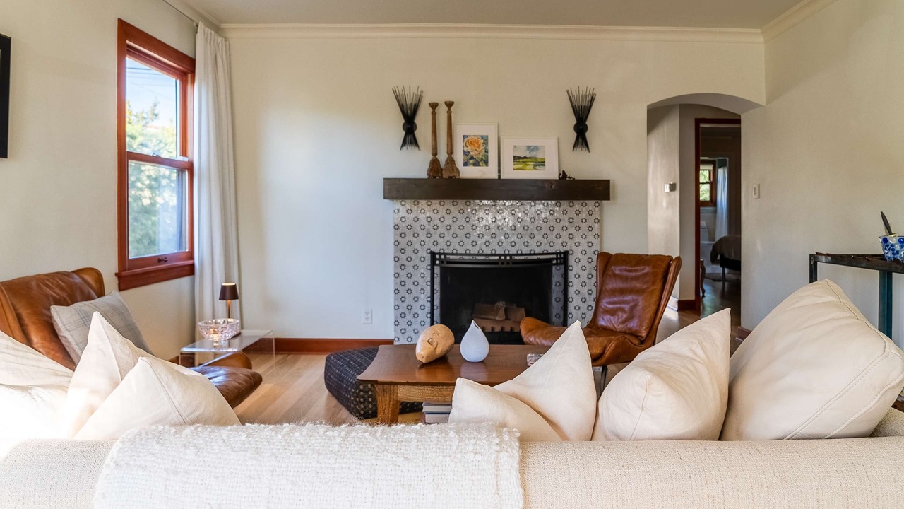 Photo of Livingroom in Culver - West