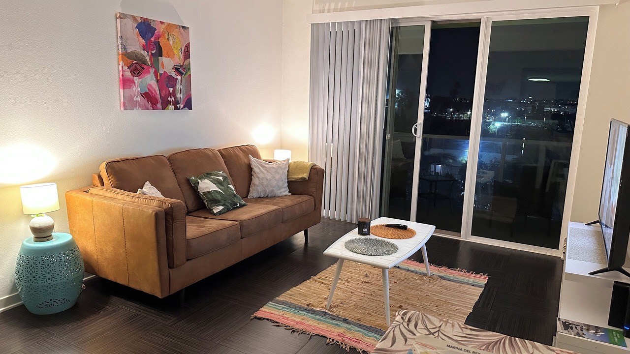 Photo of Livingroom in Culver - West