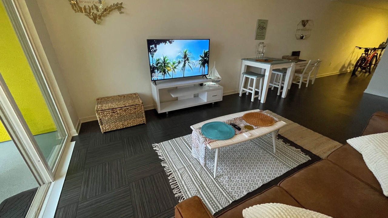Photo of Livingroom in Culver - West