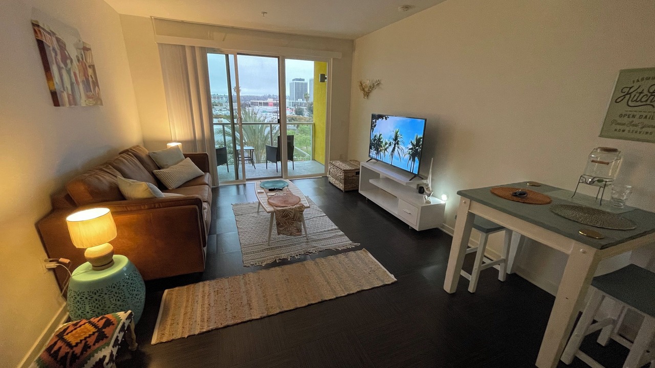 Photo of Livingroom in Culver - West