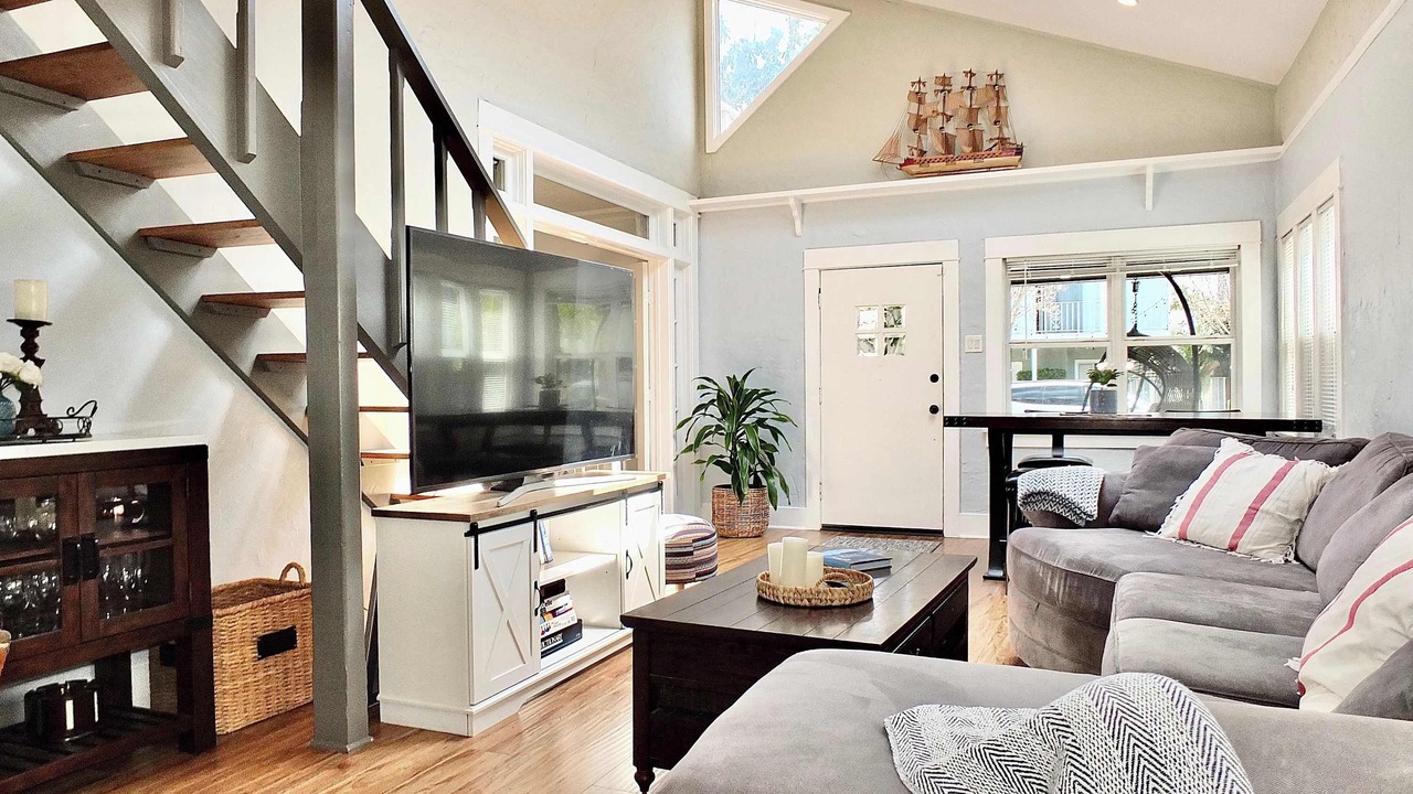 Photo of Bedroom in Belmont Shore