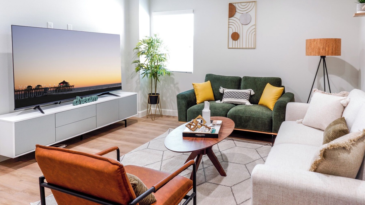 Photo of Livingroom in Midway City