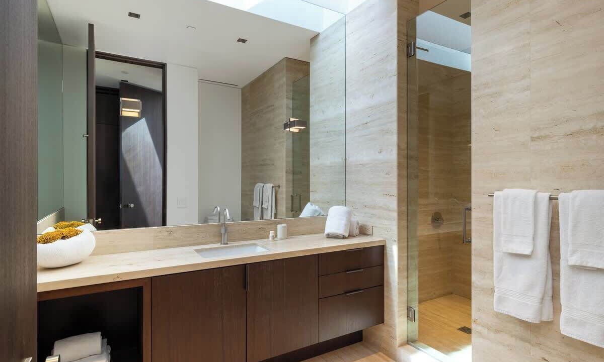 Photo of Bathroom in Hollywood Hills West