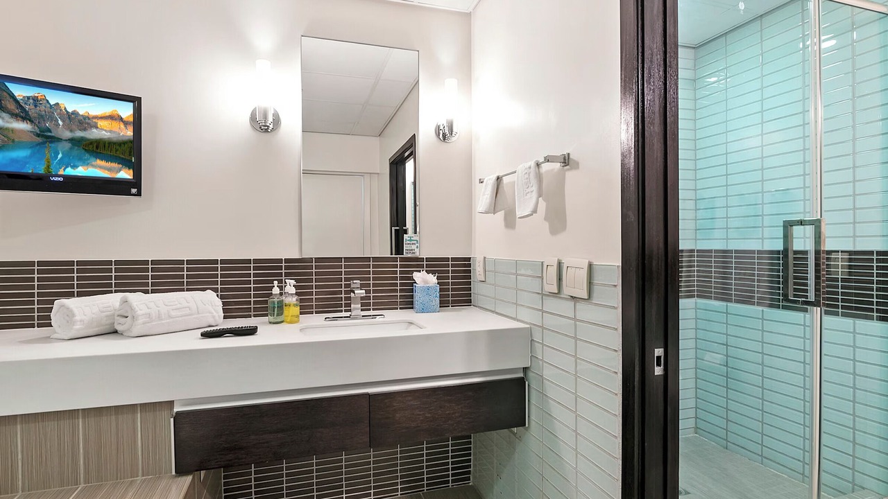 Photo of Bathroom in Downtown Los Angeles