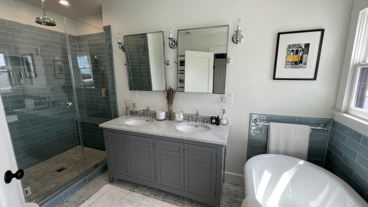 Photo of Bathroom in Mid City