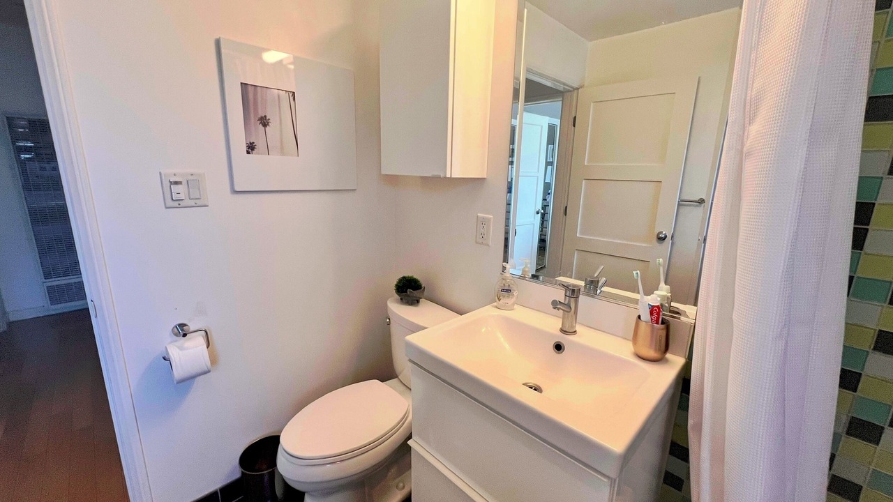 Photo of Bathroom in Mar Vista