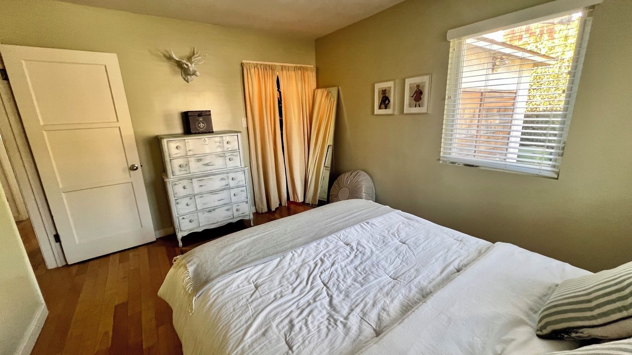 Photo of Bedroom in Mar Vista