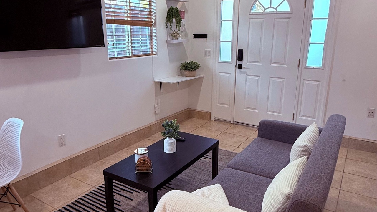 Photo of Livingroom in Sherman Oaks