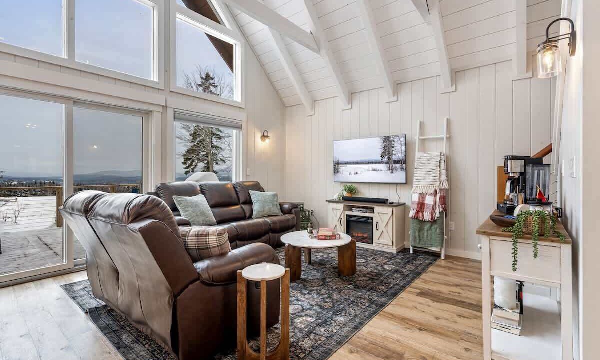 Photo of Livingroom in Rangeley
