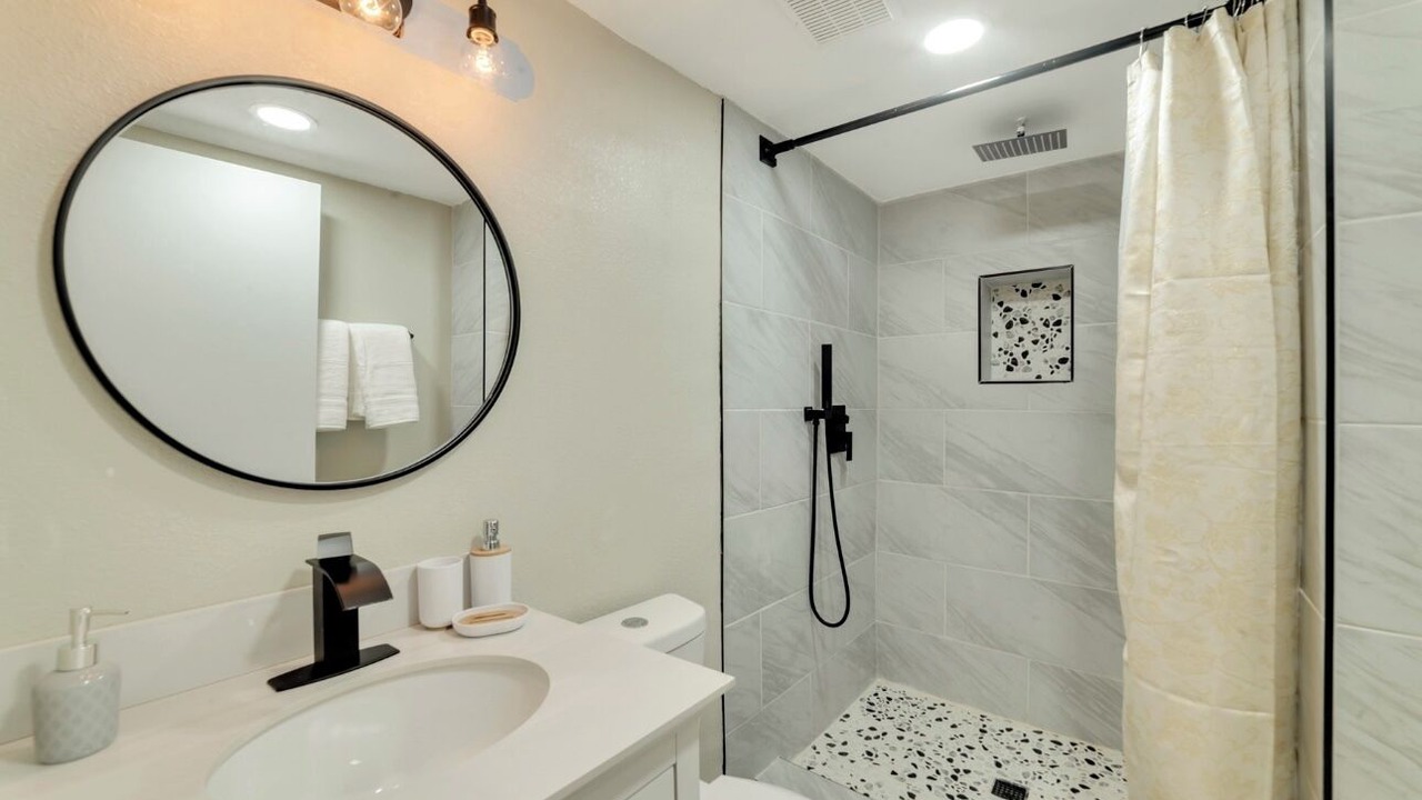 Photo of Bathroom in Summerlin